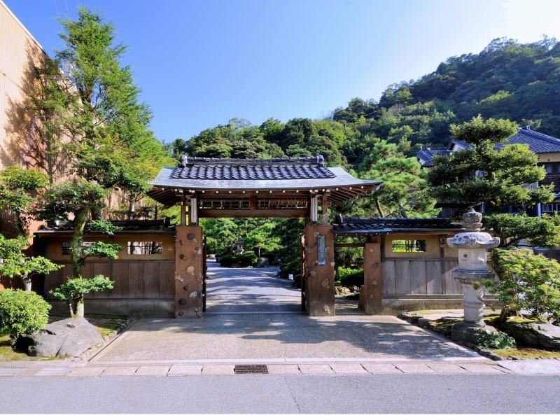 Yutouya Ryokan Тоёока Экстерьер фото