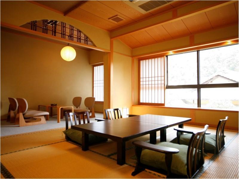 Yutouya Ryokan Тоёока Экстерьер фото