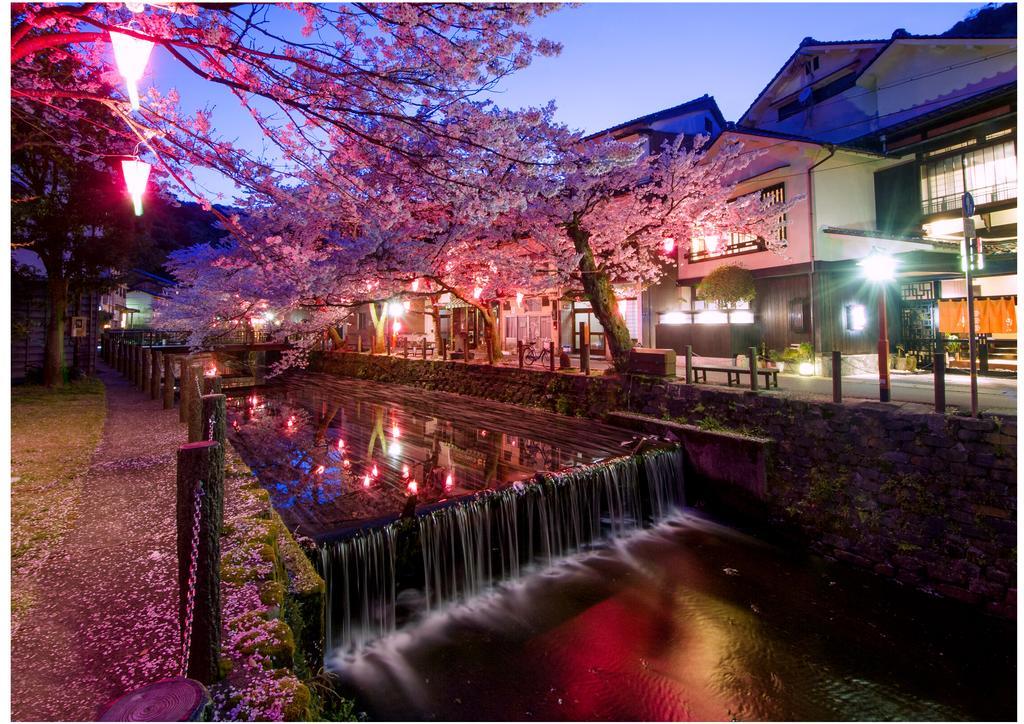Yutouya Ryokan Тоёока Экстерьер фото