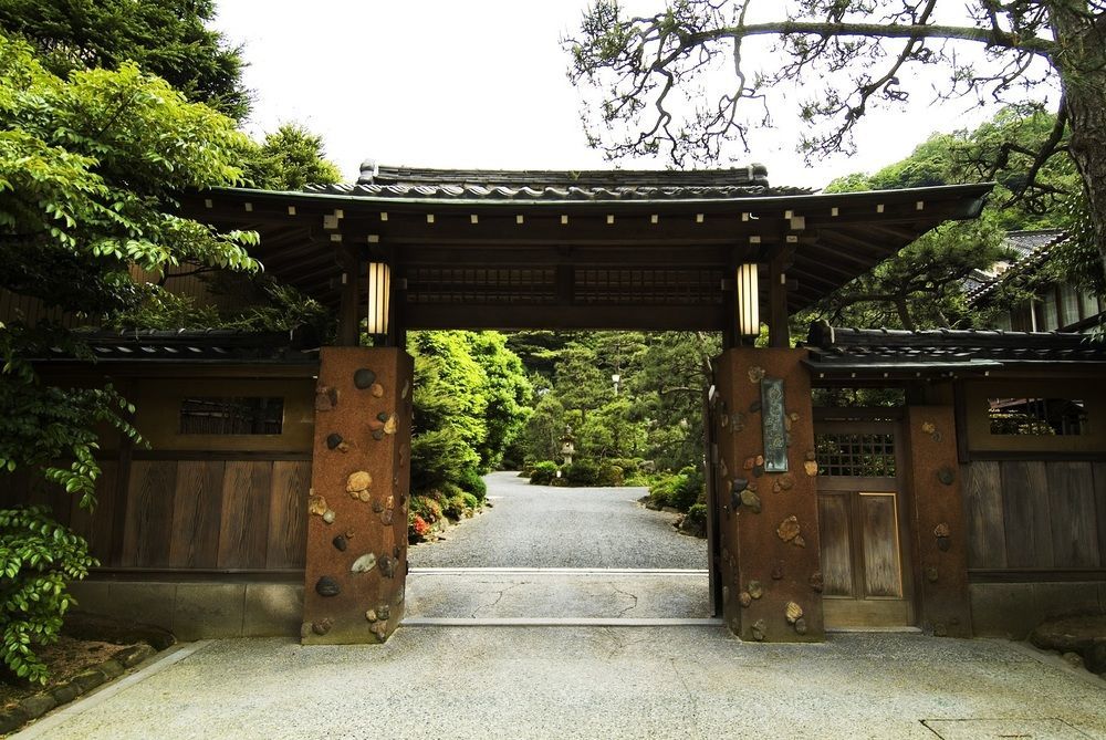 Yutouya Ryokan Тоёока Экстерьер фото