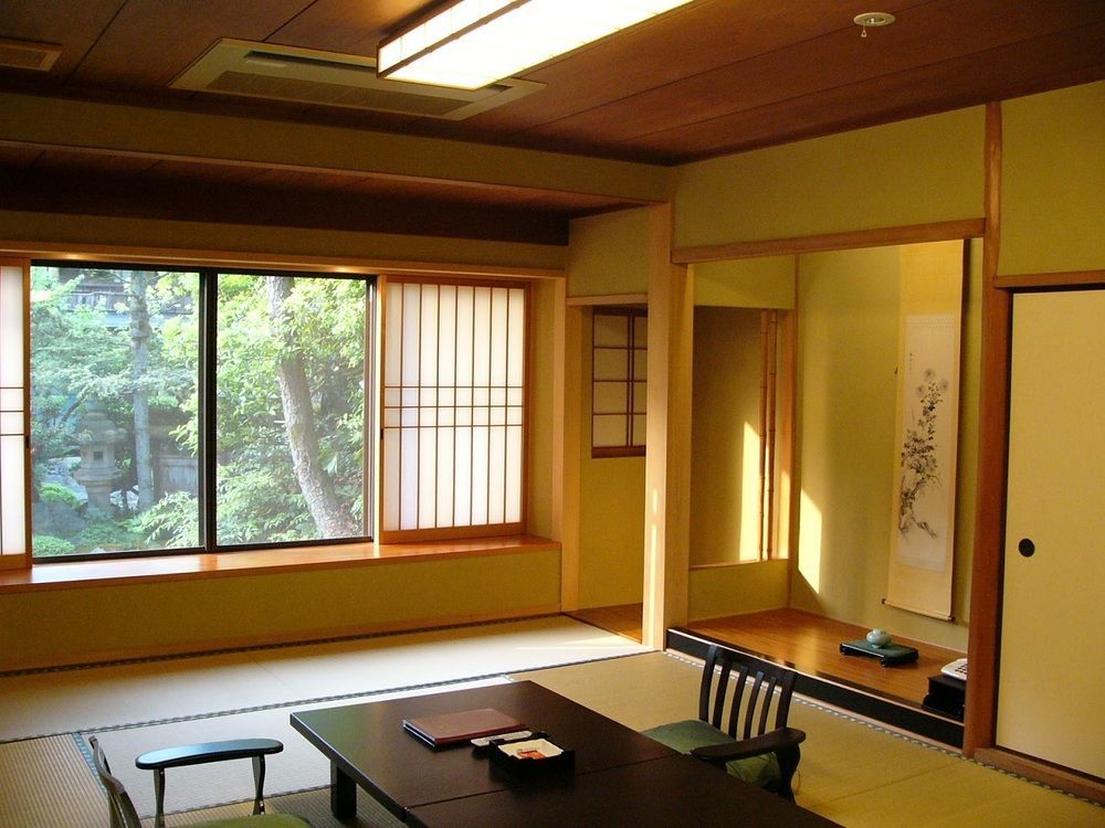 Yutouya Ryokan Тоёока Экстерьер фото