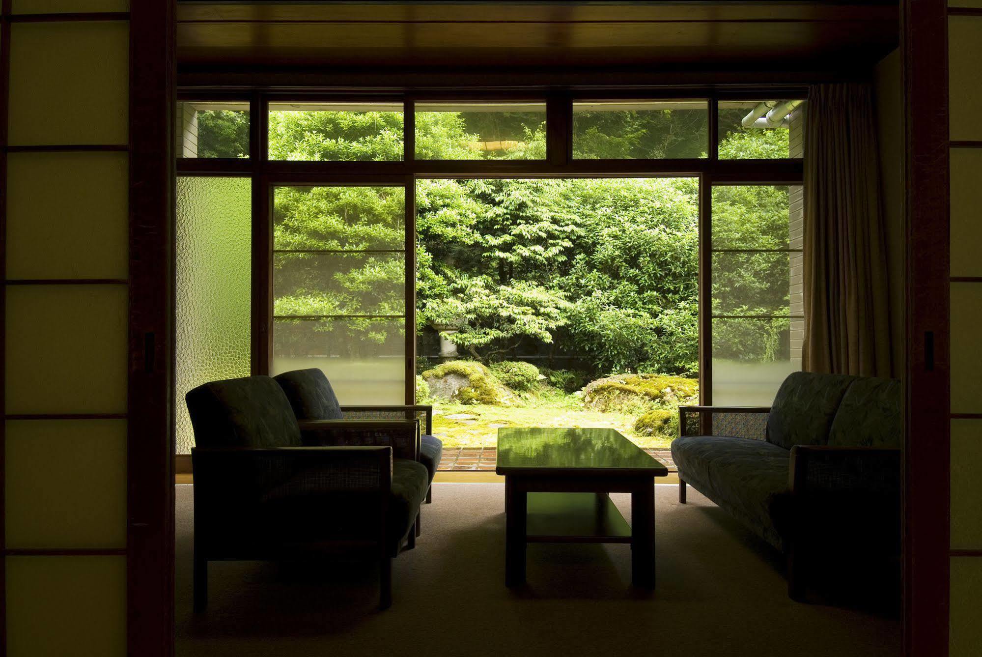 Yutouya Ryokan Тоёока Экстерьер фото