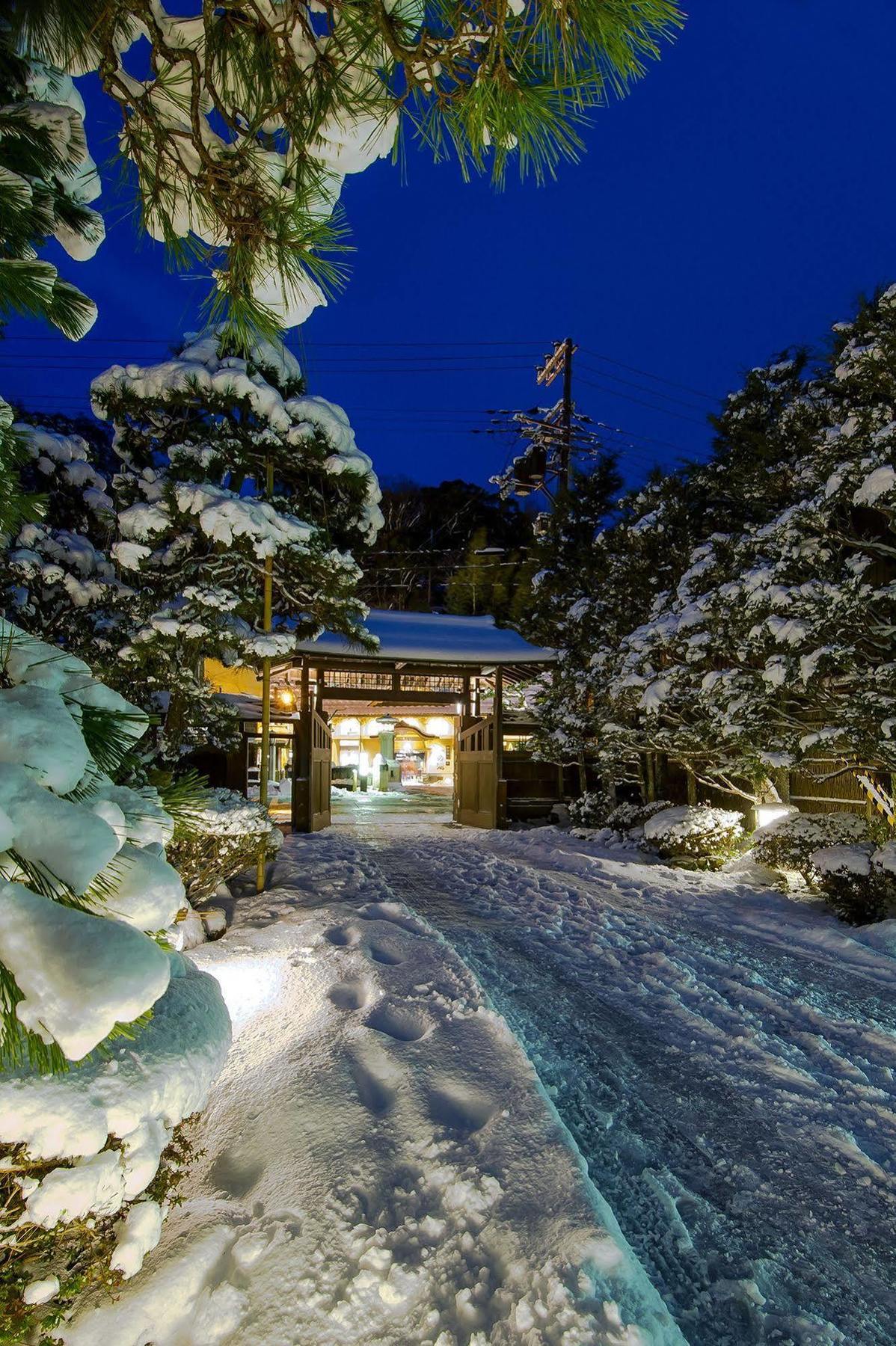Yutouya Ryokan Тоёока Экстерьер фото